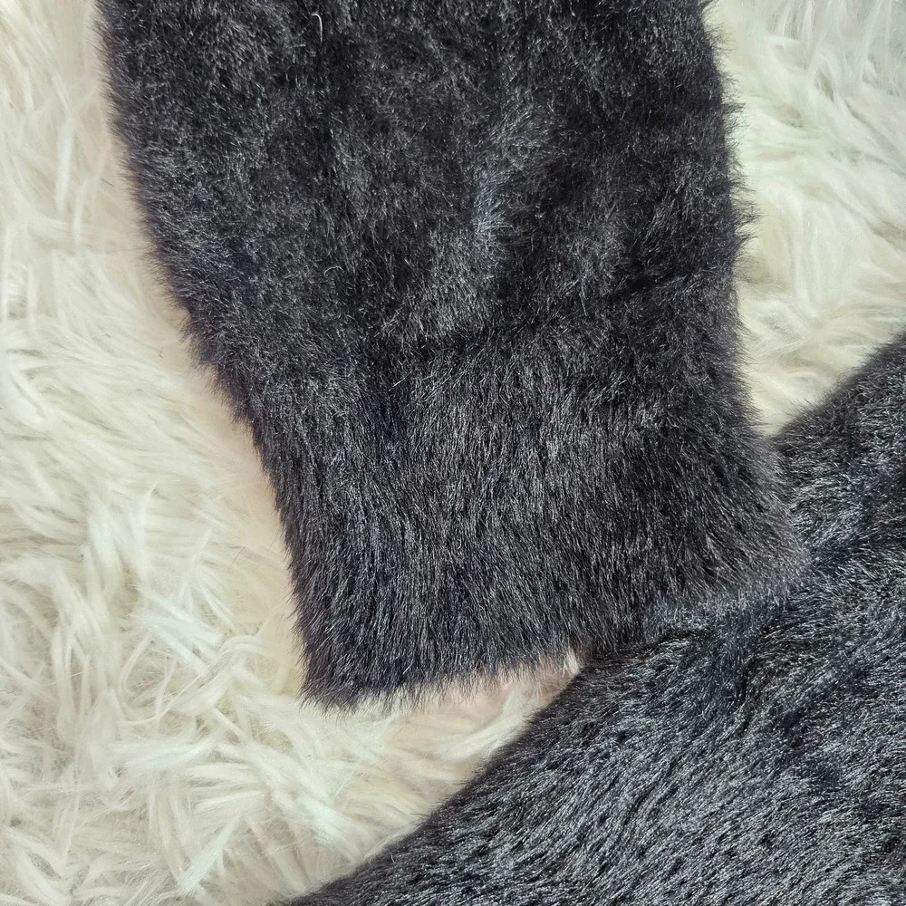 ASTR the label Women's Black Fuzzy Square Neck Long Sleeve Sweater. Size‎ L